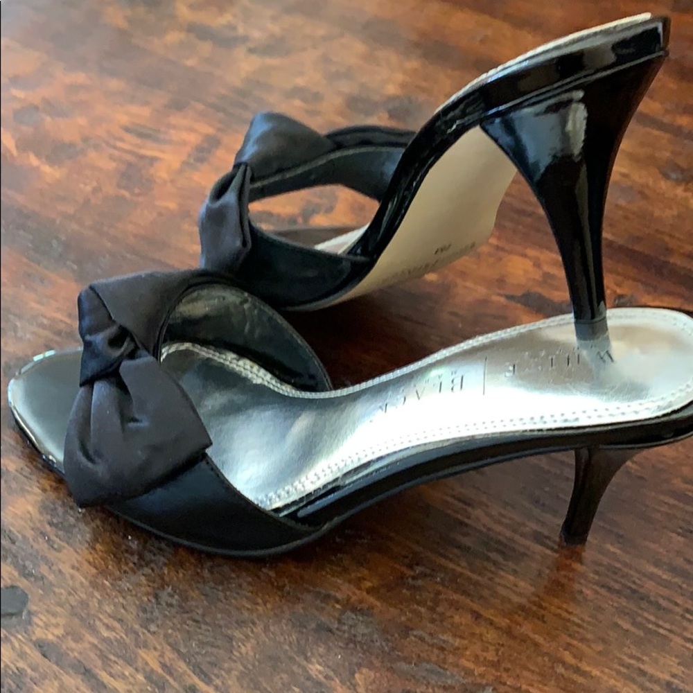White House Black Market Ingrid slip-on Heels sz7